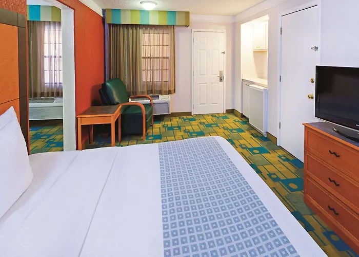Baymont By Wyndham Lubbock - Downtown Civic Center